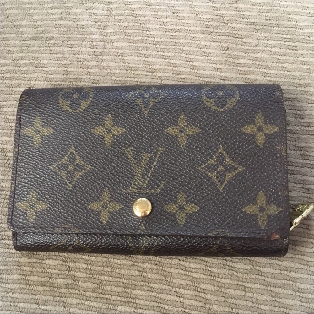 Louis Vuitton snap small wallet
